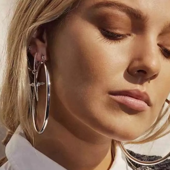 Jewelry - White Gold Plated 1.5” Round Hoop Earrings